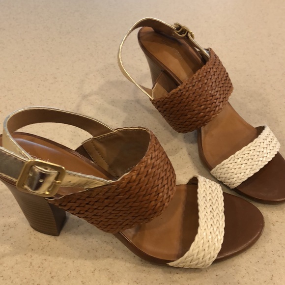 Dressbarn sandals - Picture 2 of 3